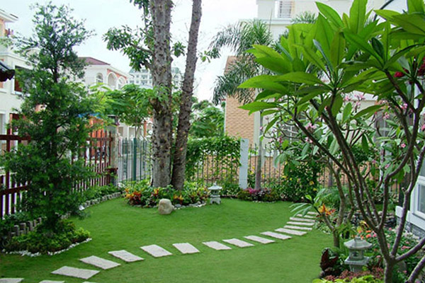 Thảm cỏ nhân tạo sân vườn giá rẻ tại MiFa được rất nhiều khách hàng yêu thích