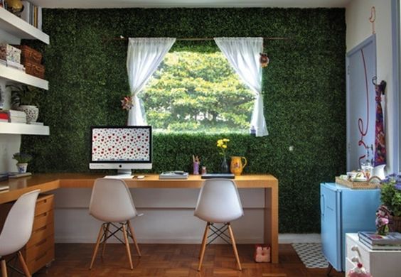 Trang trí phòng làm việc bằng thảm cỏ nhân tạo trong nhà 
