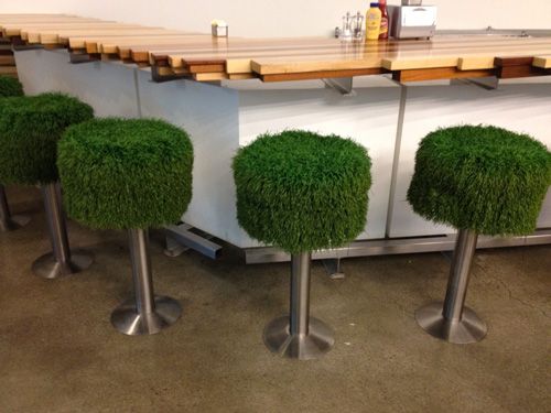 thảm cỏ nhân tạo lót ghế